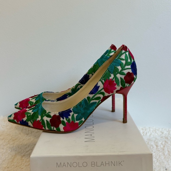 Manolo Blahnik floral embroidered stilettos - Picture 2 of 3